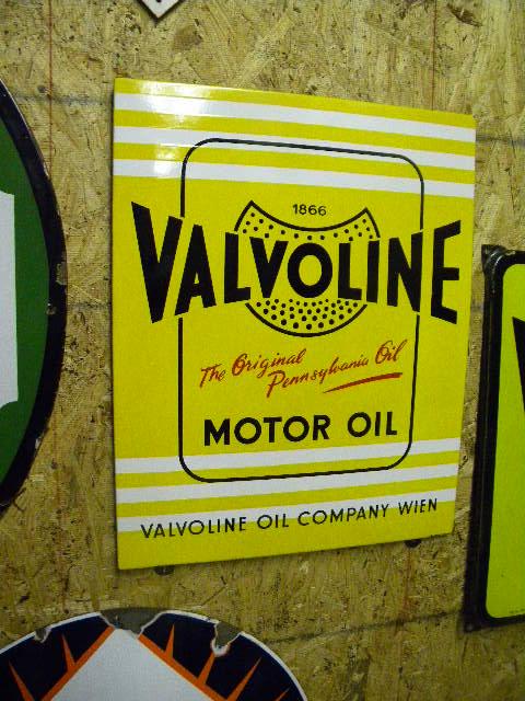 $OLD Valvoline SSP Motor Oils Sign