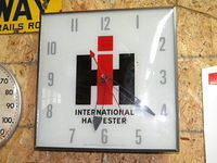 $old Old IH International Harvester PAM Clock